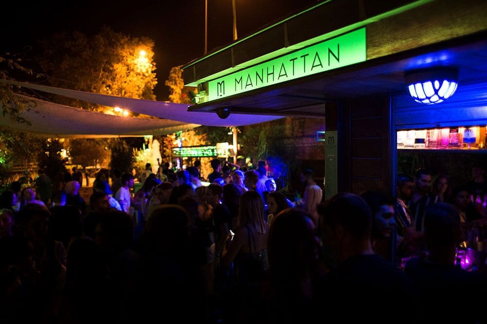 Manhattan River Bar: terraza junto al río todo el año